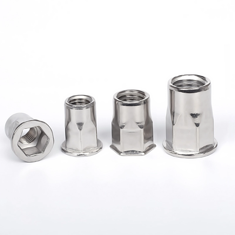 Tuerca remachable hexagonal de cabeza plana